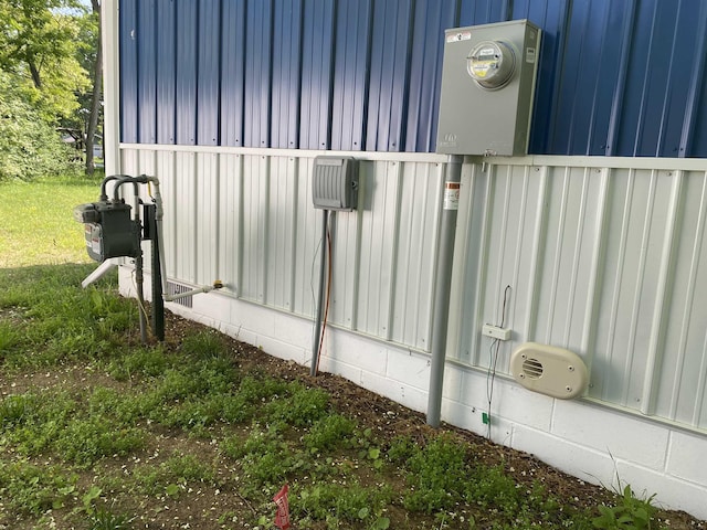 1335 28th St, Manistee, MI 49660 - exterior view of electric meter