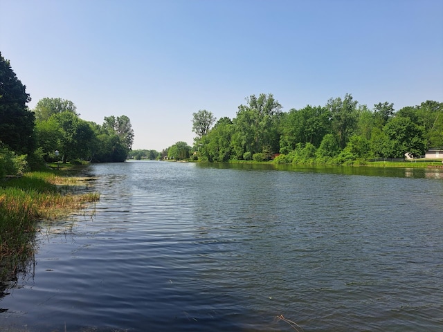 641 Point Dr, Clare, MI 48617