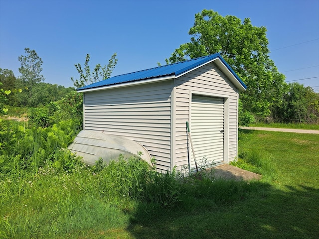 641 Point Dr, Clare, MI 48617