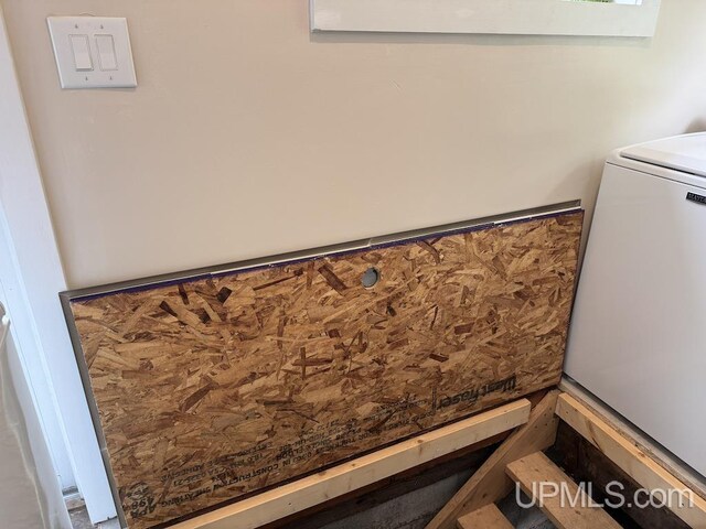 21988 E Everett Ave, Grand Marais, MI 49839 - laundry room with washer / dryer
