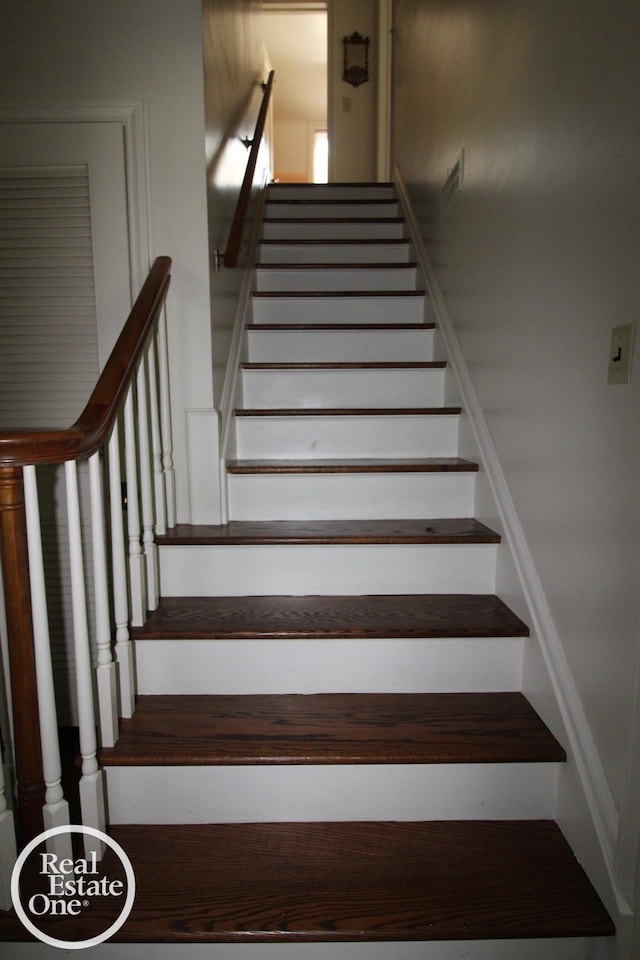 880 Pemberton Rd, Grosse Pointe Park, MI 48230