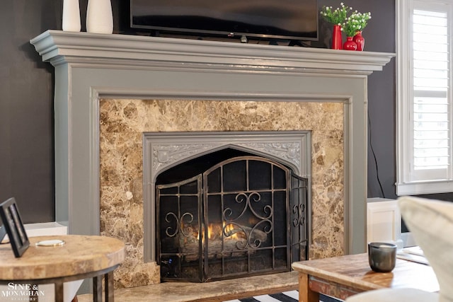 1435 Kensington Ave, Grosse Pointe Park, MI 48230 - detailed view of a premium fireplace