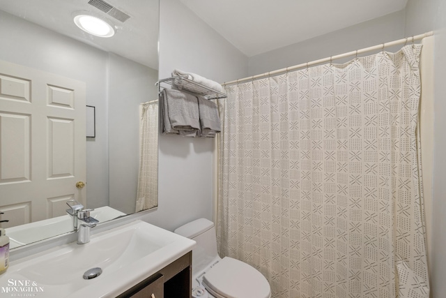 1435 Kensington Ave, Grosse Pointe Park, MI 48230 - bathroom featuring vanity and curtained shower