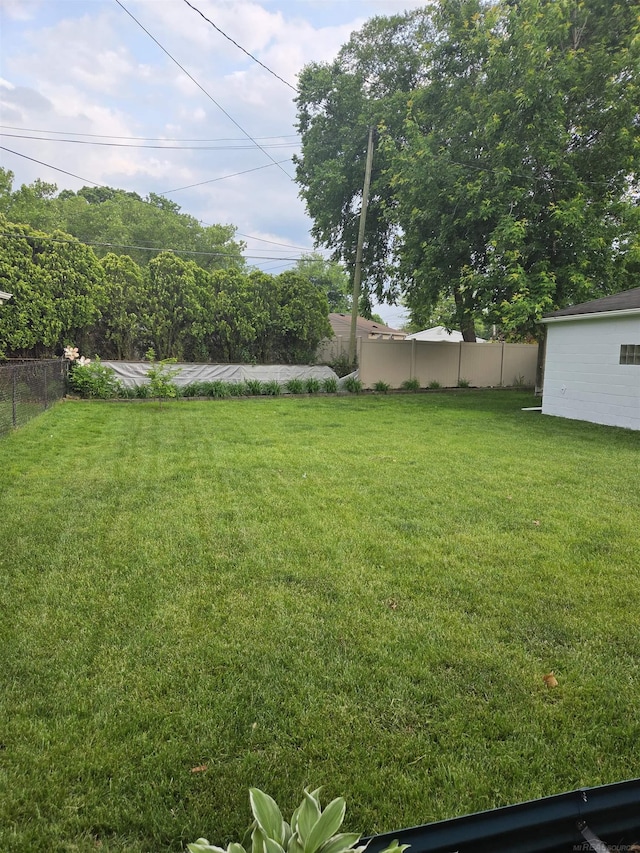 23018 Englehardt Cmn, Saint Clair Shores, MI 48080 - view of yard