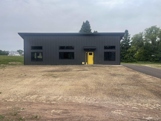 227 W Birch St, Ironwood, MI 49938 - modern farmhouse with board and batten siding