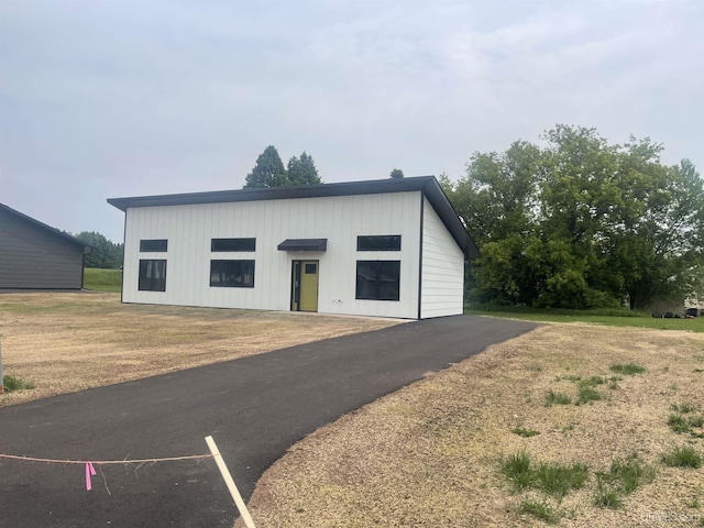 235 W Birch St, Ironwood, MI 49938 - view of garage