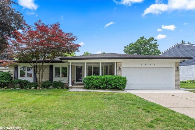 2096 Highbury Dr, Troy, MI 48085