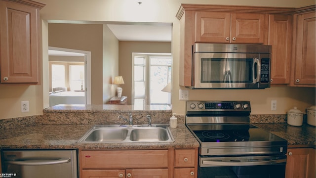 17485 Averhill Blvd, Macomb, MI 48042 - kitchen featuring appliances with stainless steel finishes and a sink
