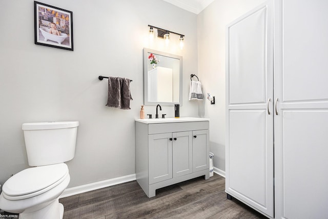 53564 Grace Dr, New Baltimore, MI 48047 - bathroom featuring wood finished floors, vanity, and crown molding
