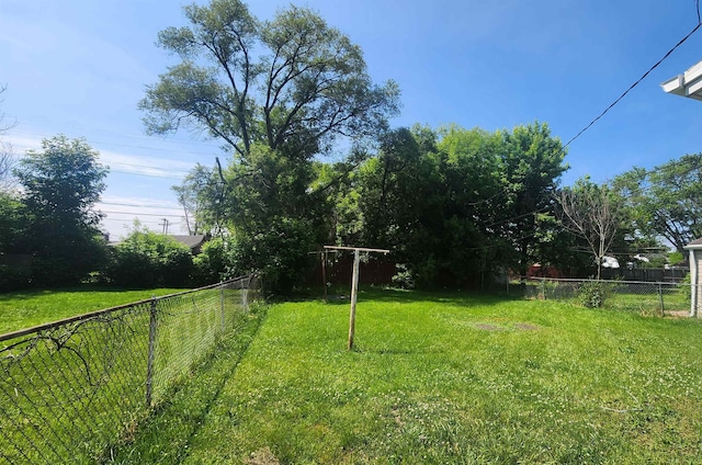 11444 Cadillac St, Warren, MI 48089 - view of yard