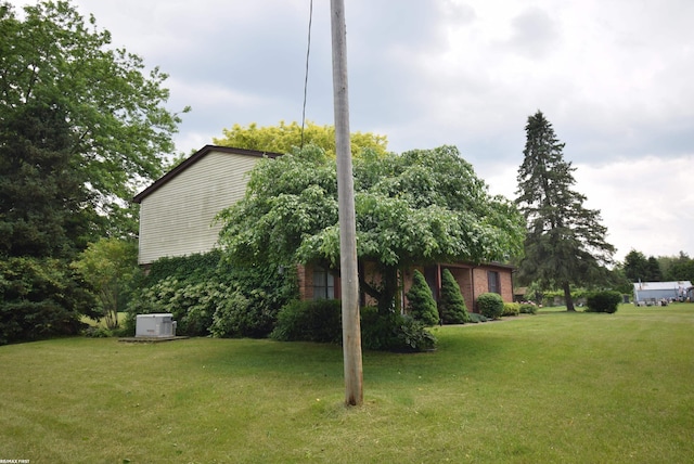 71800 Coon Creek Rd, Armada, MI 48005 - view of grassy yard