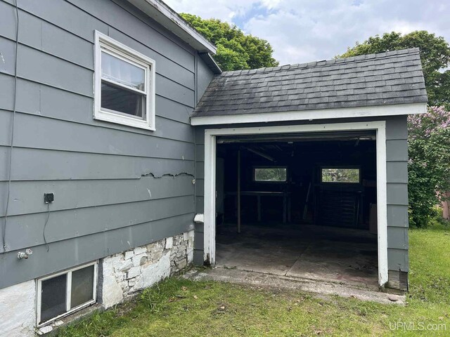 228 Schoolcraft Ave, Manistique, MI 49854 - view of garage