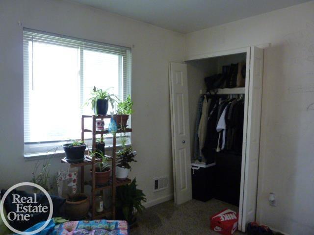 20127 14 Mile Rd, Clinton Township, MI 48035 - bedroom featuring a closet