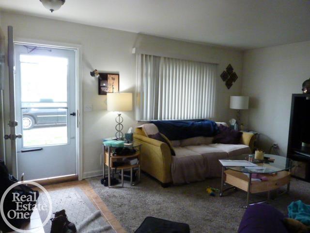 20127 14 Mile Rd, Clinton Township, MI 48035 - view of living area