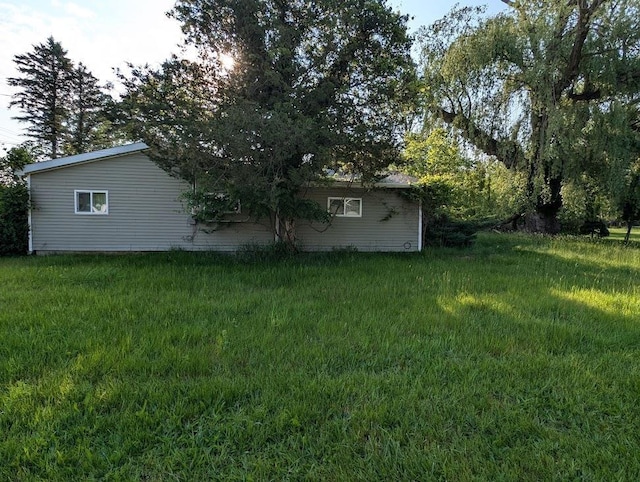 2920 Lauria Rd, Kawkawlin, MI 48706 - view of grassy yard