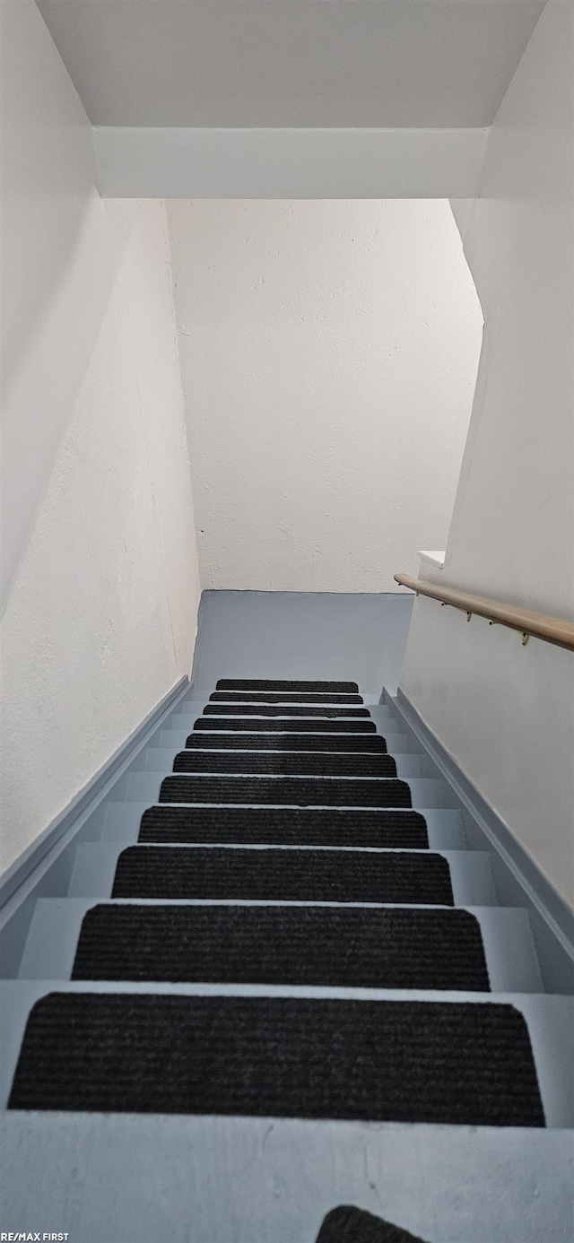 38544 Lanse Creuse St Unit 12, Harrison Twp, MI 48045 - view of staircase