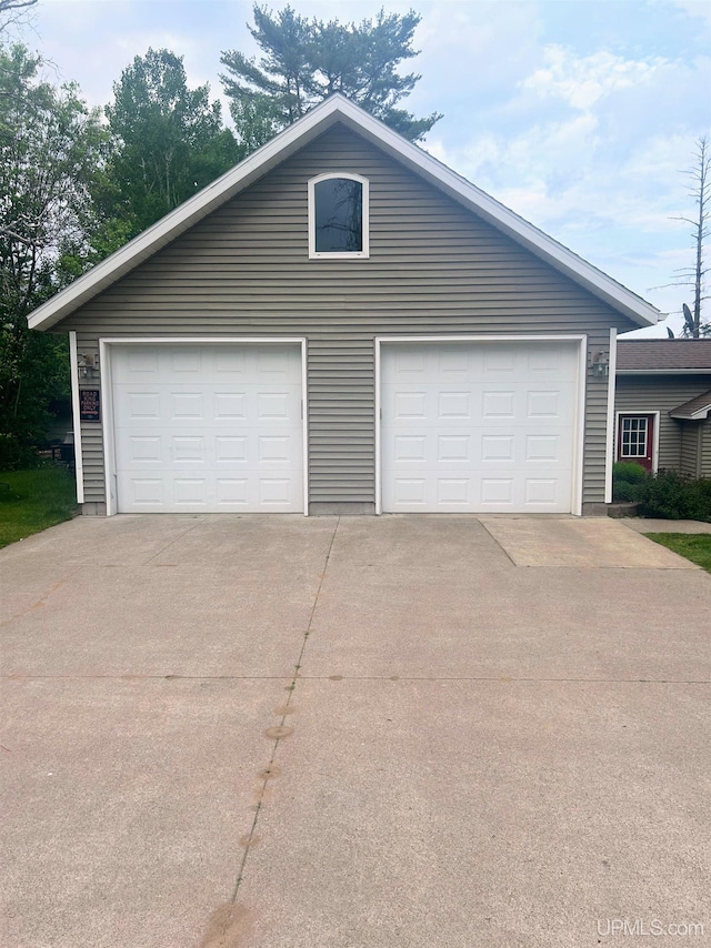 790 N Horseshoe Lake Dr, Gwinn, MI 49841 - view of garage
