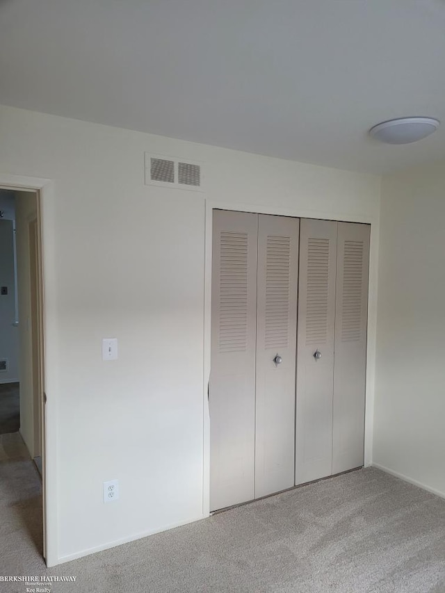 29356 Hoover Rd, Warren, MI 48093 - unfurnished bedroom featuring carpet floors and a closet
