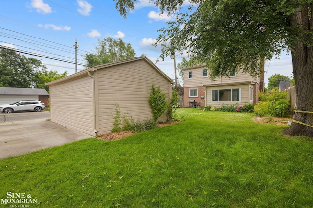 1284 Brys Dr, Grosse Pointe Woods, MI 48236 - view of grassy yard