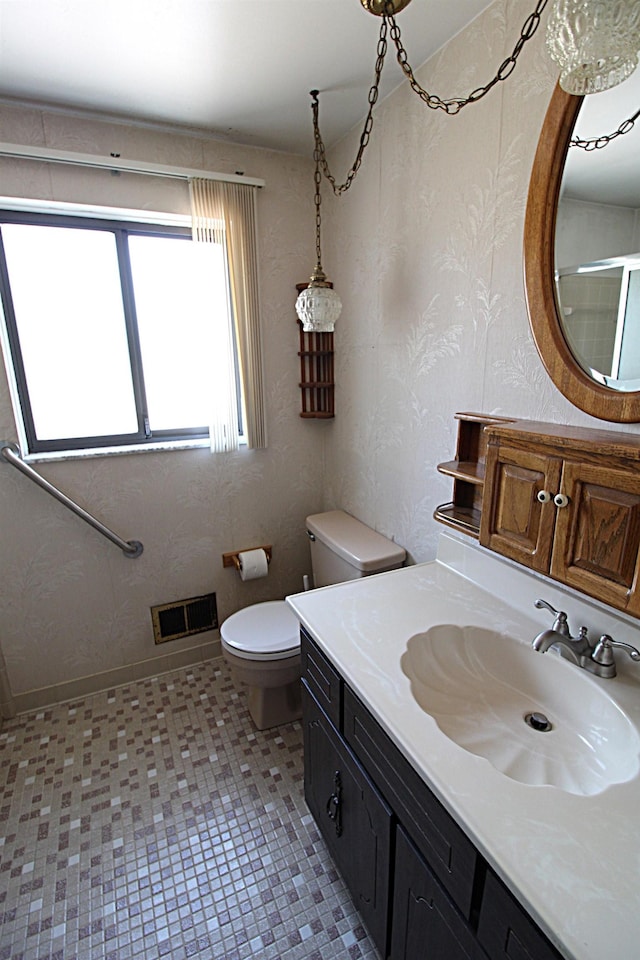 48501 E Ranch Dr, Chesterfield Twp, MI 48051 - full bath featuring vanity and a shower with door