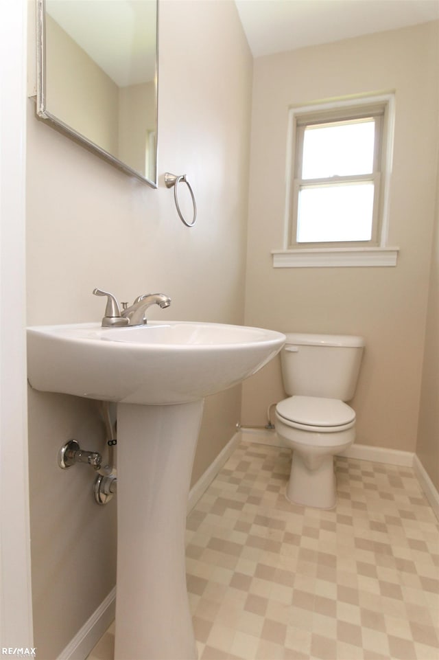 31717 Tecla St, Warren, MI 48088 - bathroom featuring baseboards and tile patterned floors