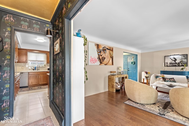 1389 Bedford Rd, Grosse Pointe Park, MI 48230 - living area with light wood-style floors and baseboards