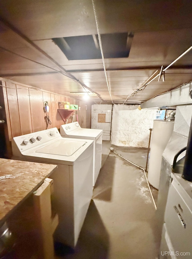 401 White St, Hancock, MI 49930 - laundry area with washer and dryer and water heater