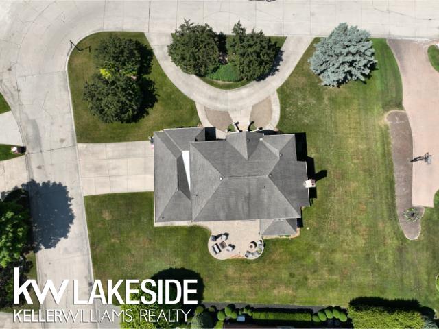 37272 Fiore Trl, Clinton Township, MI 48036