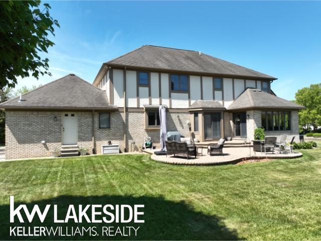 37272 Fiore Trl, Clinton Township, MI 48036
