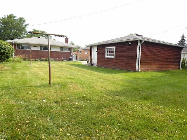 8508 Darlene St, Warren, MI 48093 - view of grassy yard