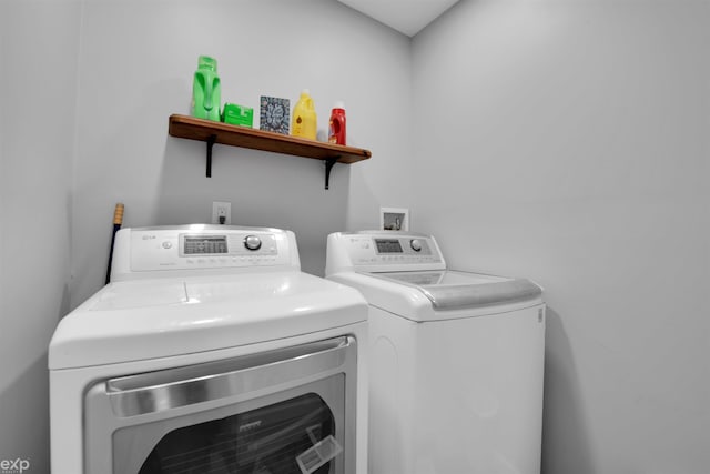 77280 Coon Creek Rd, Armada, MI 48005 - laundry room with independent washer and dryer