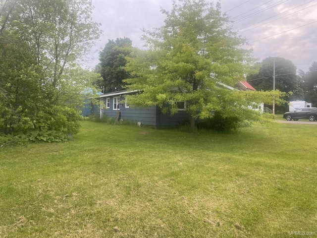 26121 S Calumet St, Laurium, MI 49913 - view of green lawn