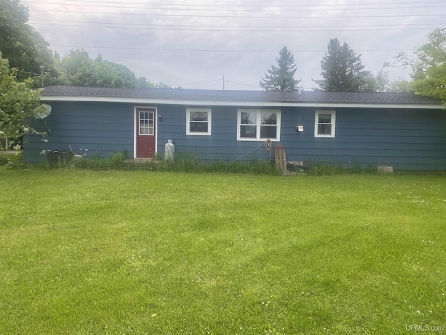 26121 S Calumet St, Laurium, MI 49913 - view of front of property featuring a front lawn