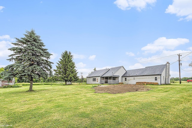 6920 Snover Rd, Decker, MI 48426 - view of front of home featuring a front yard