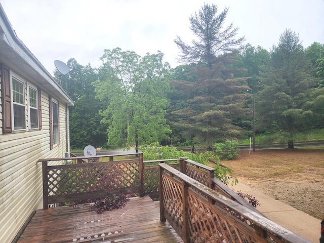811 N Old State Ave, Harrison, MI 48625 - view of deck