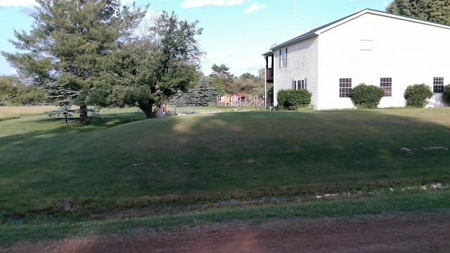 2849 Shaffer Rd, Beaverton, MI 48612 - view of green lawn
