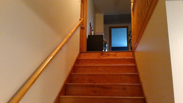 2849 Shaffer Rd, Beaverton, MI 48612 - view of stairs