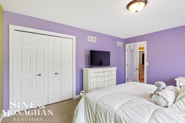 1001 Lake Shore Rd, Grosse Pointe Shores, MI 48236 - bedroom with carpet flooring and a closet