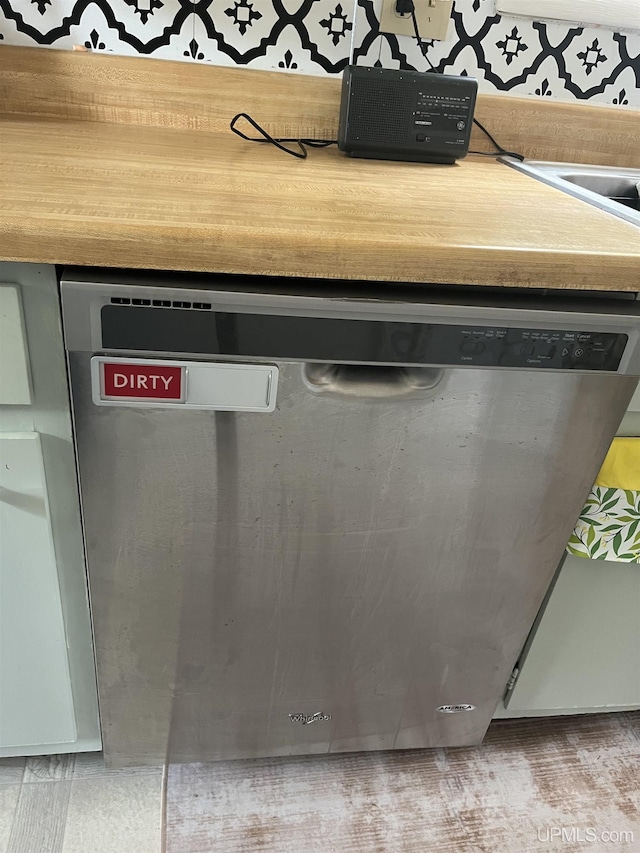 754 Duncan Ave, Ishpeming, MI 49849 - detailed view of stainless steel dishwasher