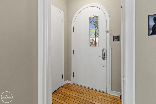 35727 Elm St, Wayne, MI 48184 - foyer entrance with light wood-style floors and baseboards