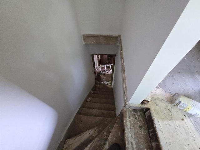 5080 Stroebel Rd, Saginaw, MI 48609 - view of staircase