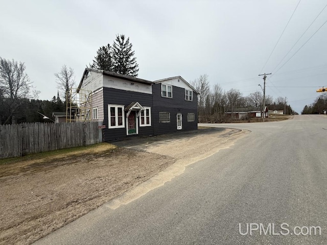 E2903 H44 Rd, Traunik, MI 49891 - view of front facade