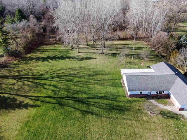 3833 Hermansau Rd, Saginaw, MI 48603 - view of grassy yard
