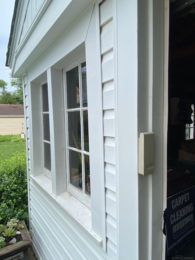 1782 Hollywood St, Grosse Pointe Woods, MI 48236 - view of side of property