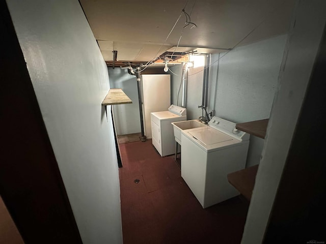 23072 Rein Ave, Eastpointe, MI 48021 - laundry area featuring washing machine and dryer