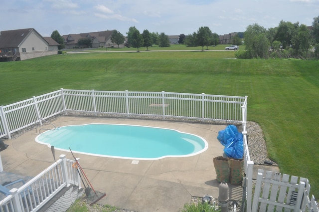 9180 Woodridge Dr, Davison, MI 48423 - view of pool featuring a patio