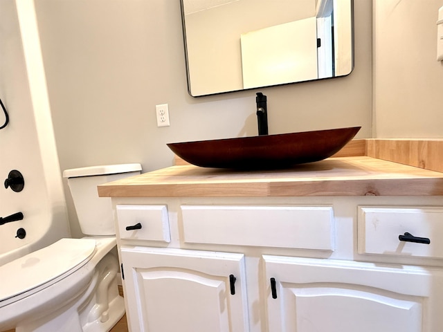3331 Lakeshore Dr, Gladwin, MI 48624 - bathroom featuring vanity and a shower