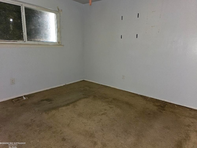 7251 Studebaker Ave, Warren, MI 48091 - unfurnished room featuring carpet