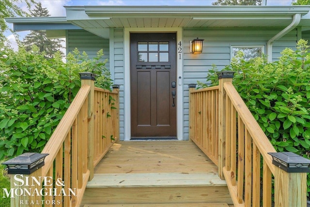 421 Edgewater Dr, Algonac, MI 48001 - property entrance