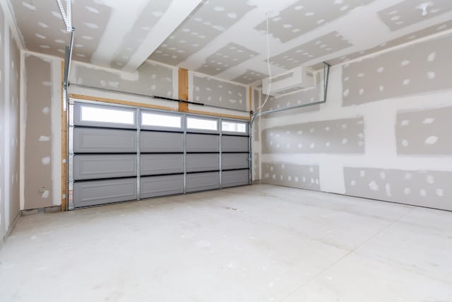 27602 Maryjane Ln E, Chesterfield Twp, MI 48047 - view of garage